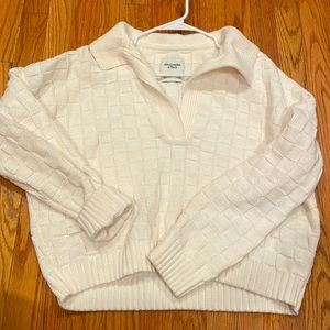 Abercrombie white knit v neck with patchwork design